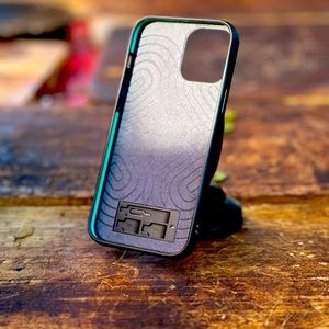 Mous iPhone 12 Pro Max Auto Align case